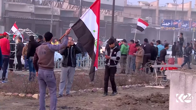 شرق الموصل يستقبل نازحيه من مخيمين والقيارة بانتظار دفعة جديدة