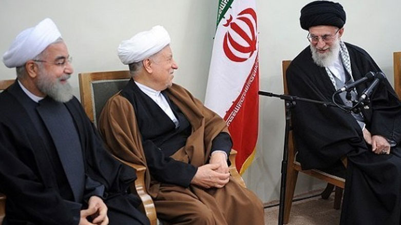 يصف كثير من الايرانيين رفسنجاني بانه احد اعمدة 