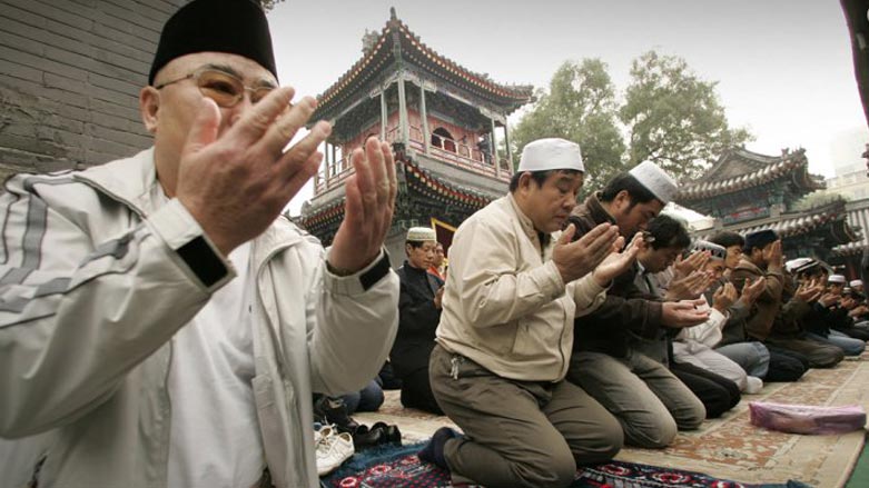 زانیاری له‌ باره‌ی گه‌نجێكی ریشدار یاخود ژنێك نیقاب بده‌ و 300 دۆلار وه‌ربگره‌