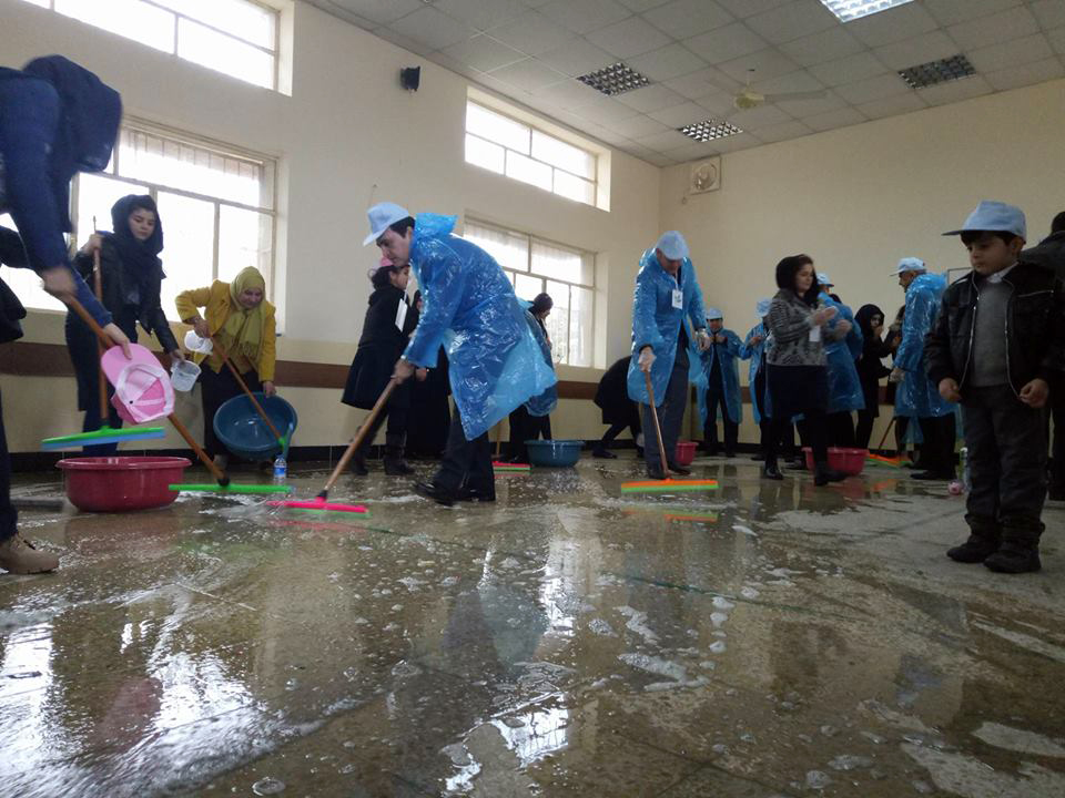 بە وێنە.. وەزارەتی پەروەردە ھەڵمەتی پاككردنەوەی قوتابخانەكانی دەستپێكرد