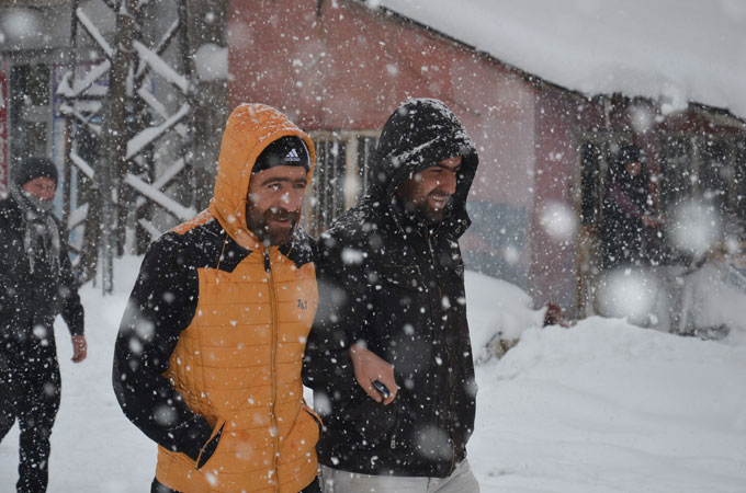 بەفر ژیان لەم ناوچەی كوردستان دەوەستێنێت