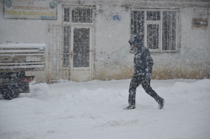بەفر ژیان لەم ناوچەی كوردستان دەوەستێنێت