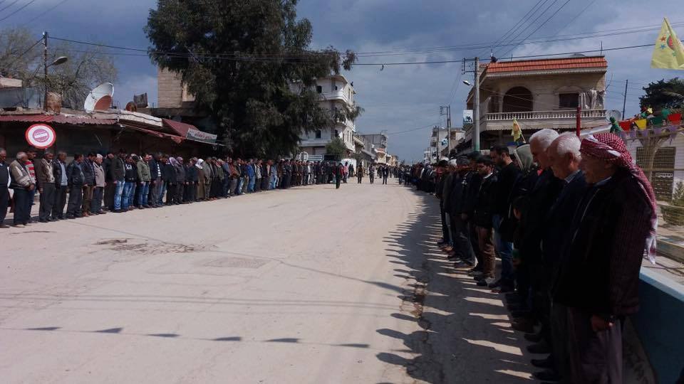 Qamişlo û Efrînî bo şehîdên Helebceyê bêdeng rawestiyan  