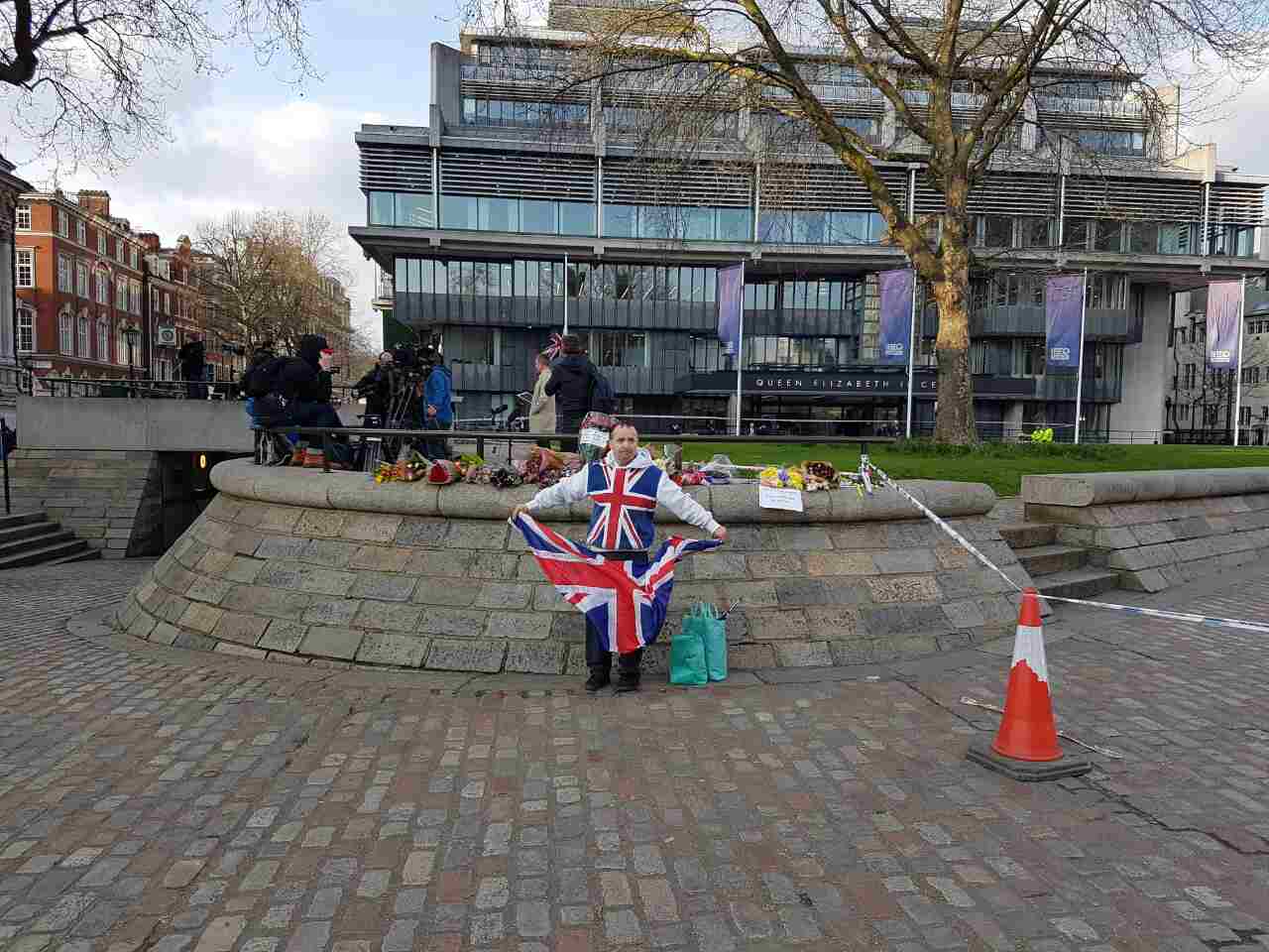 ئه‌مڕۆی شوێنی هێرشه‌كه‌ی له‌نده‌ن به‌ وێنه‌ ببینه‌