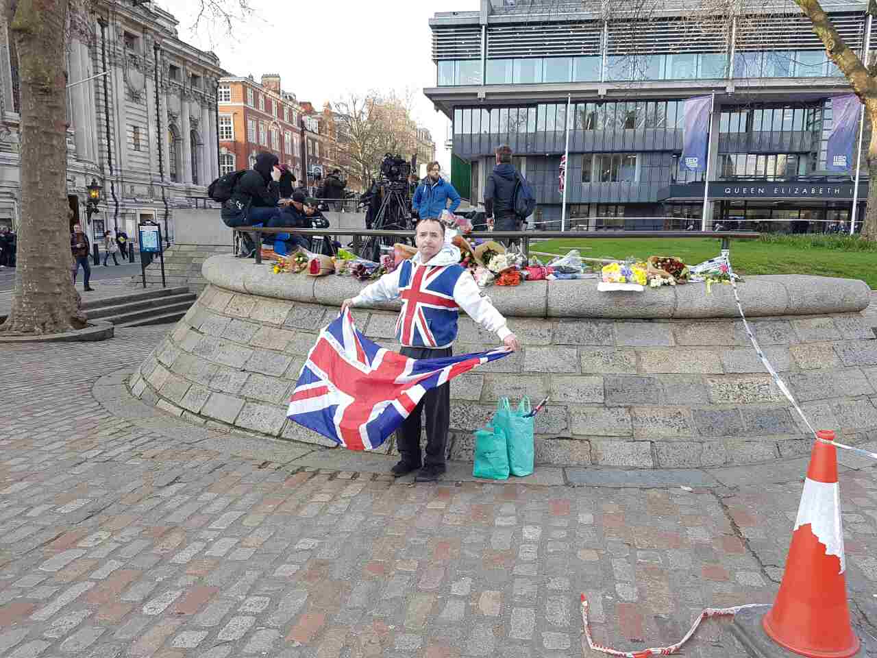 ئه‌مڕۆی شوێنی هێرشه‌كه‌ی له‌نده‌ن به‌ وێنه‌ ببینه‌