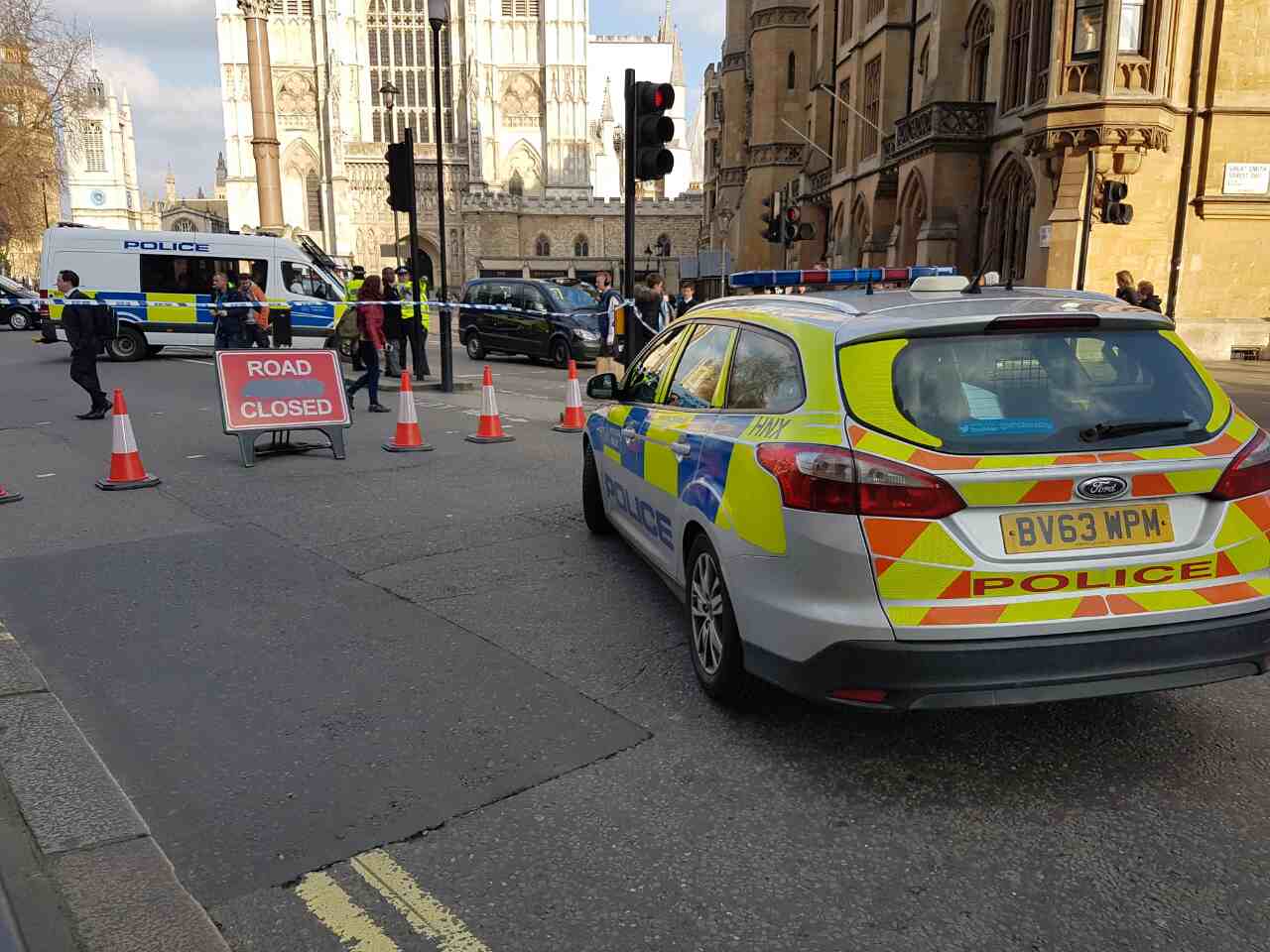 ئه‌مڕۆی شوێنی هێرشه‌كه‌ی له‌نده‌ن به‌ وێنه‌ ببینه‌