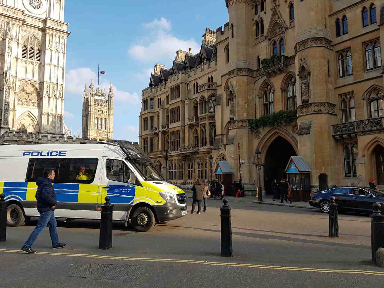 ئه‌مڕۆی شوێنی هێرشه‌كه‌ی له‌نده‌ن به‌ وێنه‌ ببینه‌