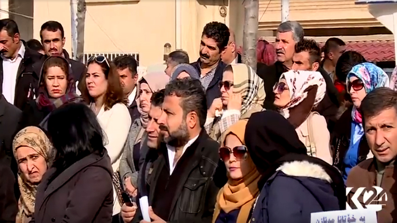 مامۆستایان لە حزبەكان بە گلەیین