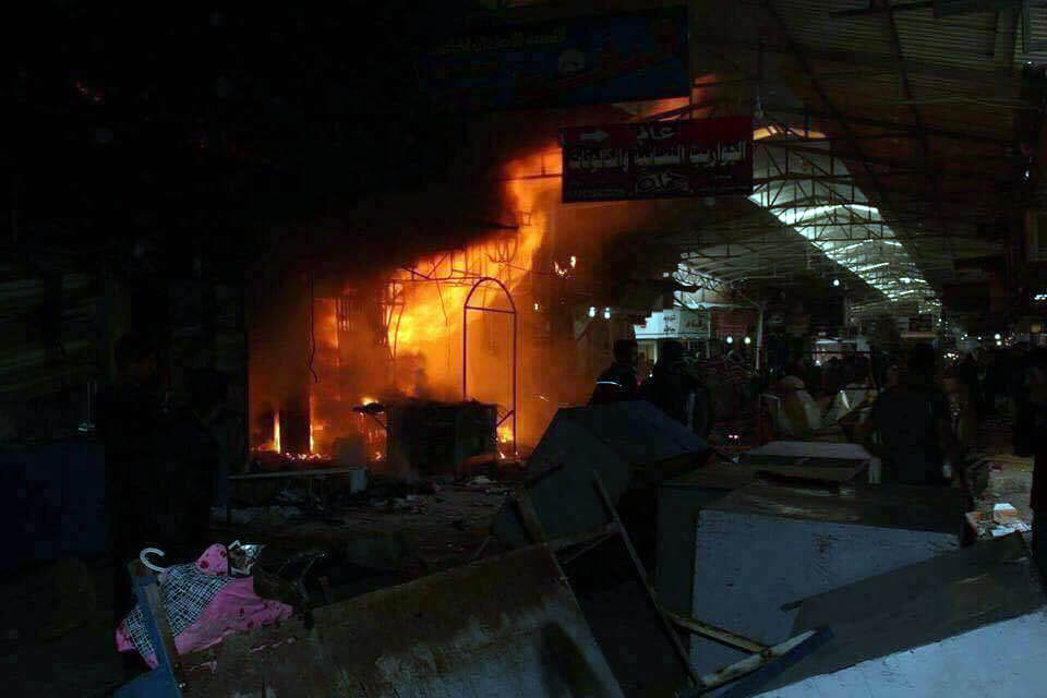 اخمدت فرق الاطفال الحرائق التي خلفها الهجوم - تصوير عمر نامي