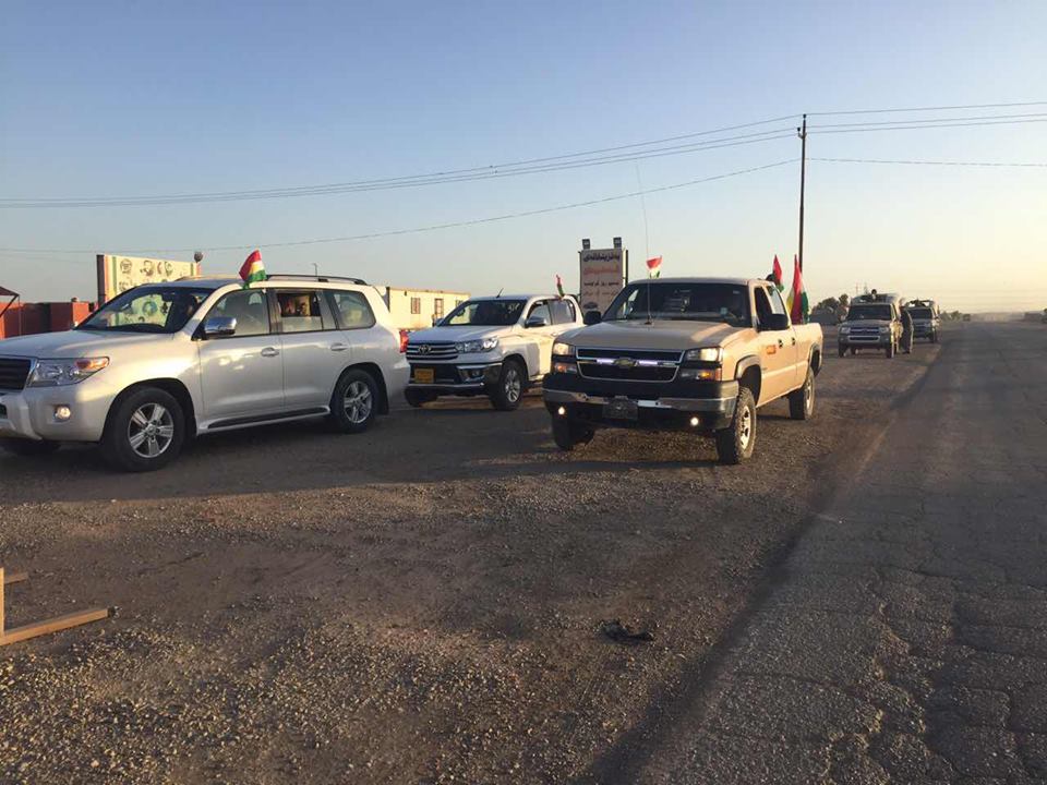 چەكدارێكی داعش گۆڕێكی بە كۆمەڵی پێشمەرگە ئاشكرا دەكات