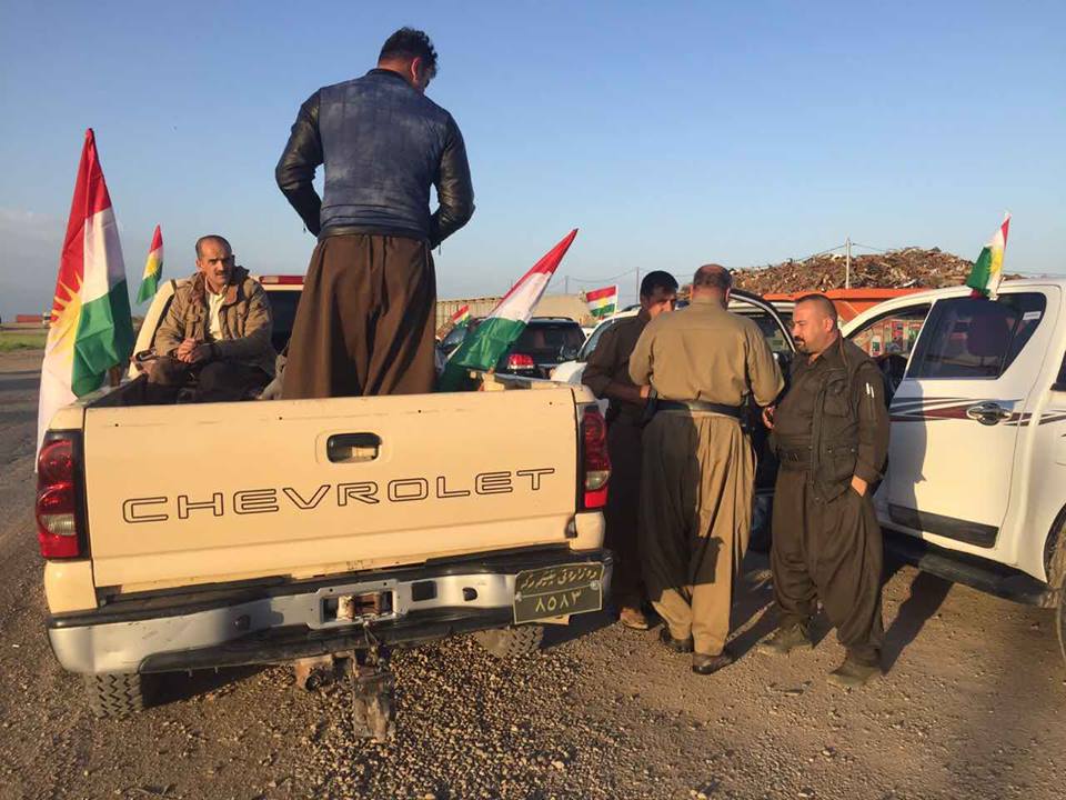 چەكدارێكی داعش گۆڕێكی بە كۆمەڵی پێشمەرگە ئاشكرا دەكات