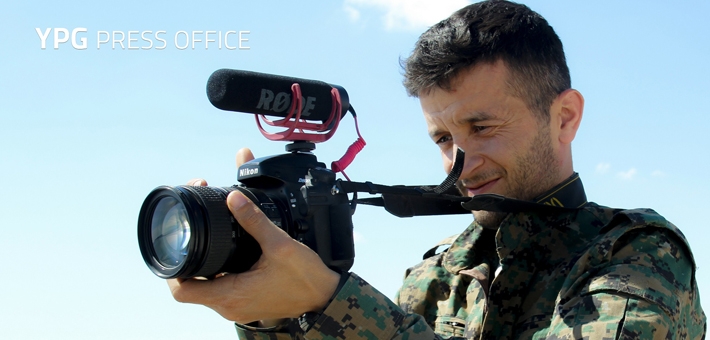 رۆژنامەنووسێك لە رەققە گیانی لە دەستدا