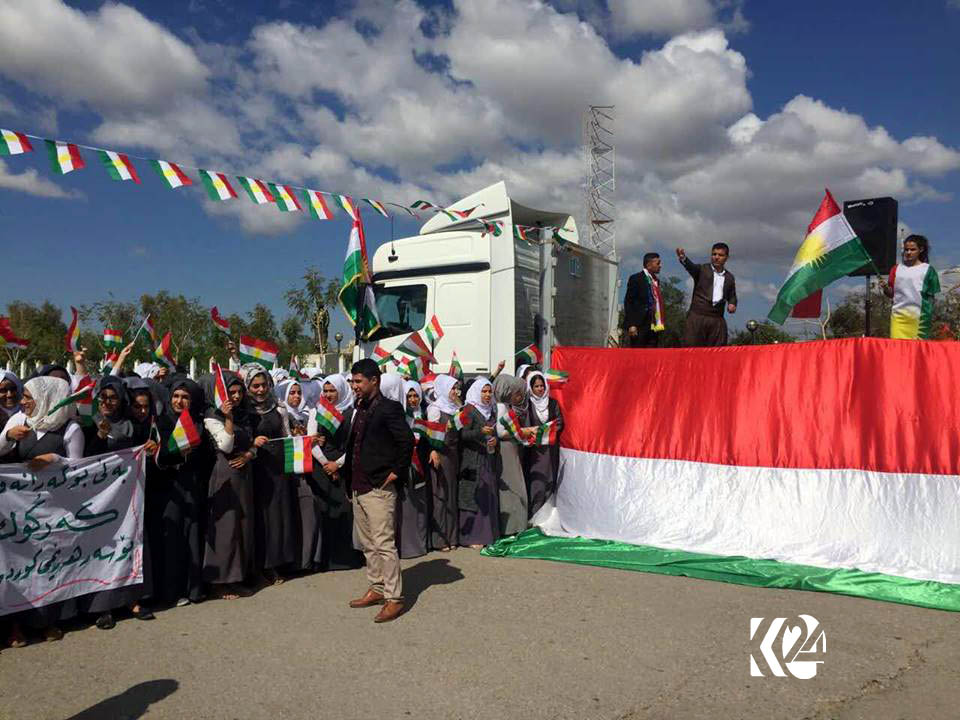 بە وێنە... لە گەرمیان خۆپێشاندانی پشتیوانی لە كەركووك دەستیپێكرد