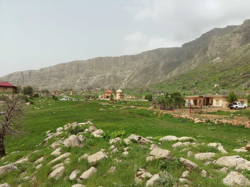 كریستیانەكان لەبناری چیای شیرین رێوڕەسمی جەژنی مارگیورگیس ئەنجامدەدەن