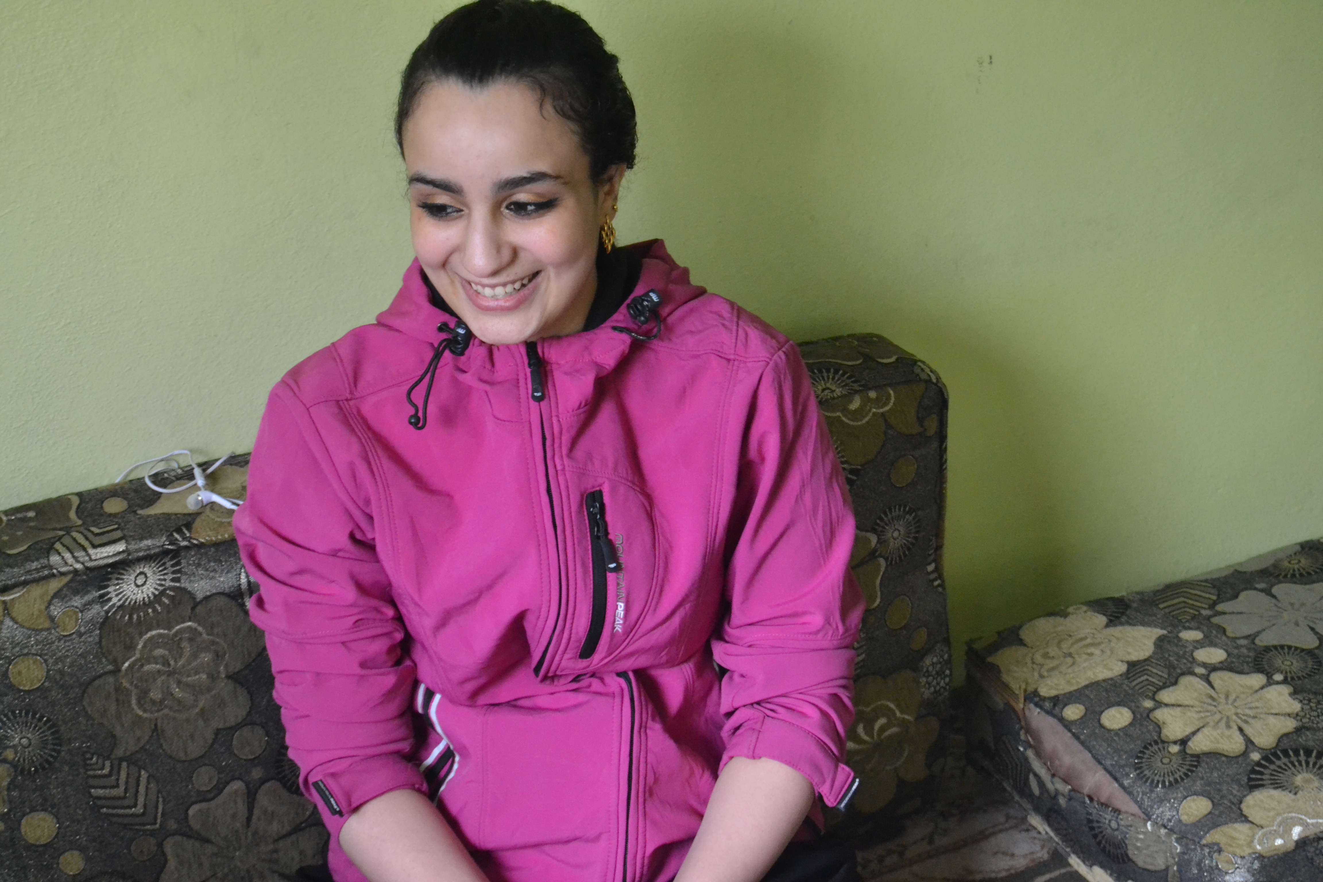 ئيسلام مه‌تات دواى نه‌هامه‌تييه‌كى زۆر به‌ رووى ژياندا پێده‌كه‌نێت.