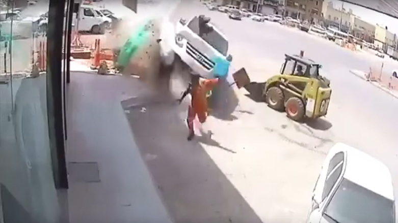 مه‌ترێك مابوو بمرێت