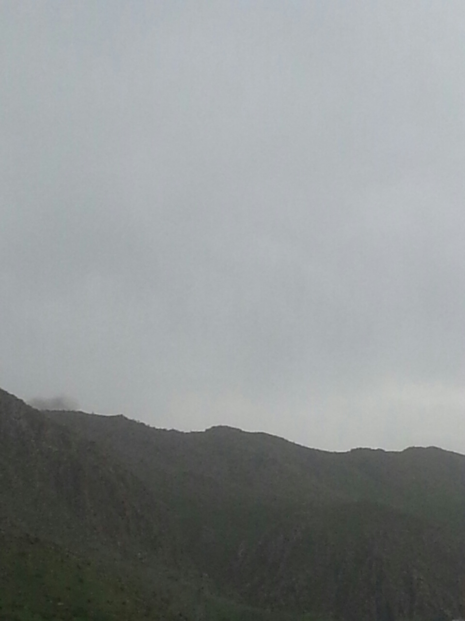 فڕۆكە جەنگییەكانی توركیا بارەگاكانی پەكەكە لە ناوچە سنوورییەكان بۆردومان دەكەن