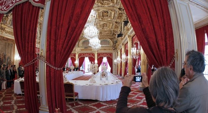 یه‌كێك له‌ هۆڵه‌كانی كۆشكی ئیلیزێ