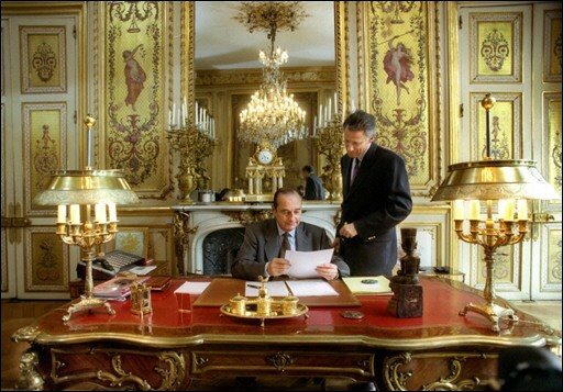 سه‌رۆكی  فه‌ره‌نسا، جاك شیراك له‌ ئۆفیسی سه‌رۆككۆمار