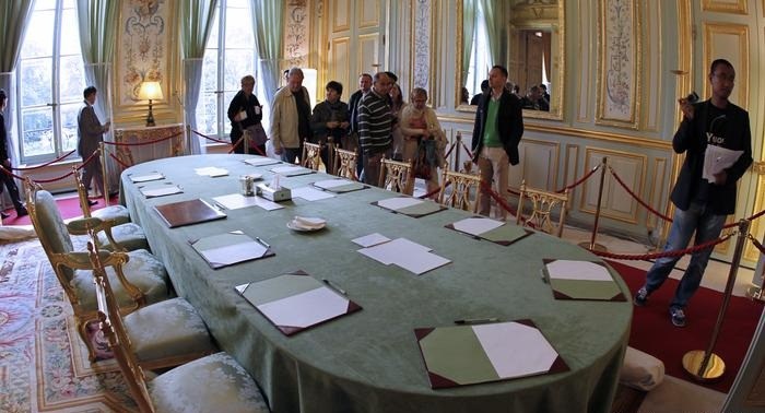 ناپلیۆن به‌ دیاری داویه‌تی به‌ خۆشه‌ویسته‌كه‌ی و تونێلی نهێنی بۆ بینینی درووست كردووه‌.. ئیلیزێ چۆن بووه‌ته‌‌ رووگه‌ی باڵای سیاسه‌تی فه‌ڕه‌نسا؟