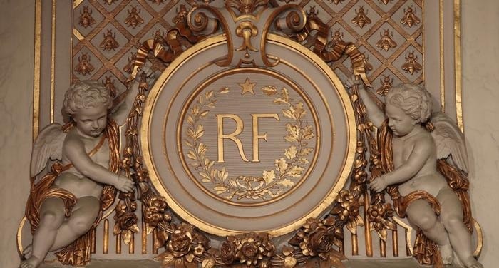 ناپلیۆن به‌ دیاری داویه‌تی به‌ خۆشه‌ویسته‌كه‌ی و تونێلی نهێنی بۆ بینینی درووست كردووه‌.. ئیلیزێ چۆن بووه‌ته‌‌ رووگه‌ی باڵای سیاسه‌تی فه‌ڕه‌نسا؟