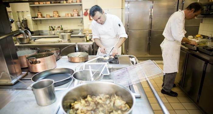 ناپلیۆن به‌ دیاری داویه‌تی به‌ خۆشه‌ویسته‌كه‌ی و تونێلی نهێنی بۆ بینینی درووست كردووه‌.. ئیلیزێ چۆن بووه‌ته‌‌ رووگه‌ی باڵای سیاسه‌تی فه‌ڕه‌نسا؟