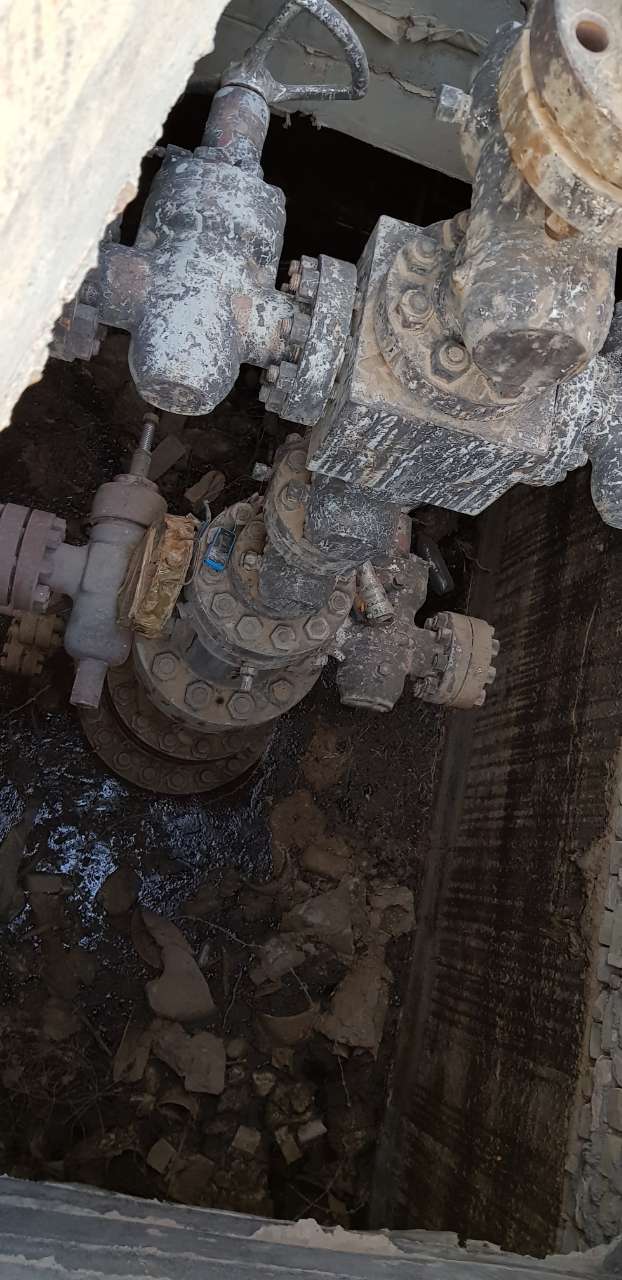 Peshemrga forces defuse Islamic State (IS) improvised explosive device (IED) between Bai Hassan and Qaracham oil wells in the northwestern of Krikuk Province, Kurdistan Region, June 8, 2017. (Photo: Kurdistan24)