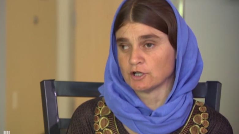 دایكی عیمادی 12 ساڵان، داوا ده‌كات كوڕه‌كه‌ی بگه‌یه‌نرێته‌ لای كه‌ ئێستا له‌ كه‌نه‌دا نیشته‌جێیه‌
