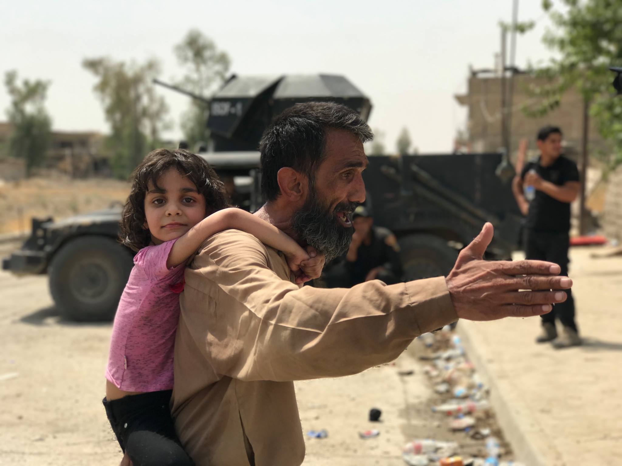 Civilians flee from the Islamic State (IS) controlled areas in the west of Mosul, northern Iraq. (Photo: Kurdistan24 / Zerdasht Hame)