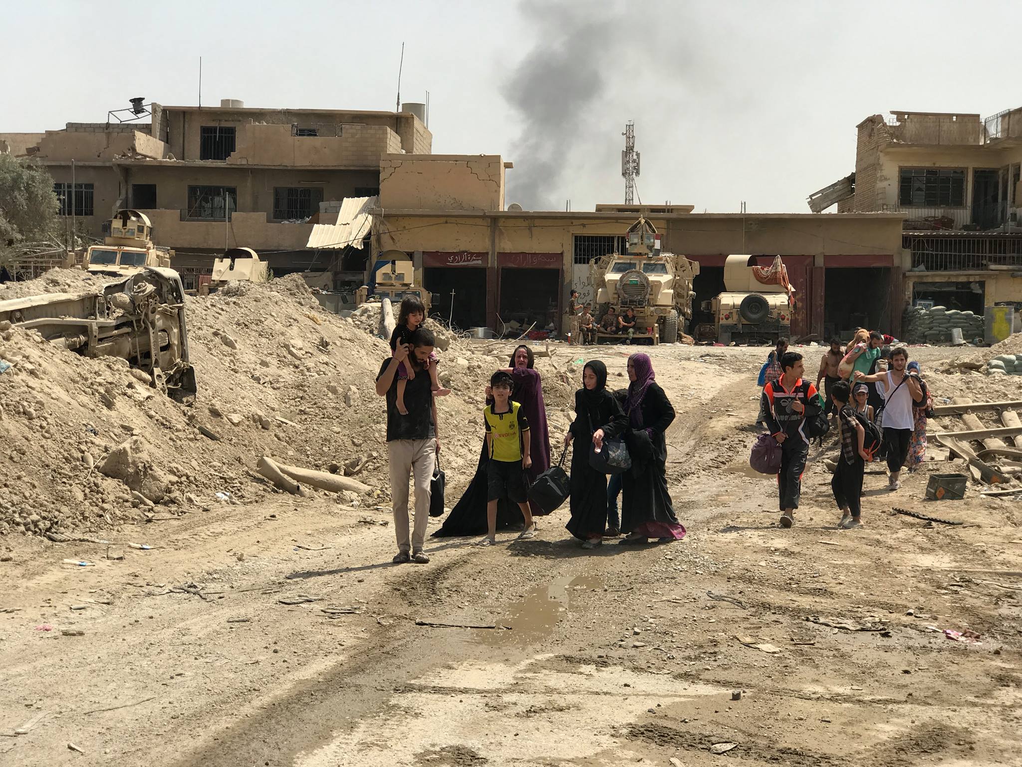 Civilians flee from the Islamic State (IS) controlled areas in the west of Mosul, northern Iraq. (Photo: Kurdistan24 / Zerdasht Hame)