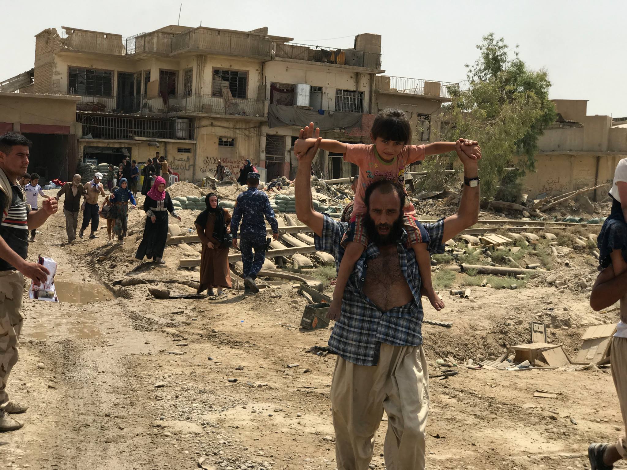 Civilians flee from the Islamic State (IS) controlled areas in the west of Mosul, northern Iraq. (Photo: Kurdistan24 / Zerdasht Hame)