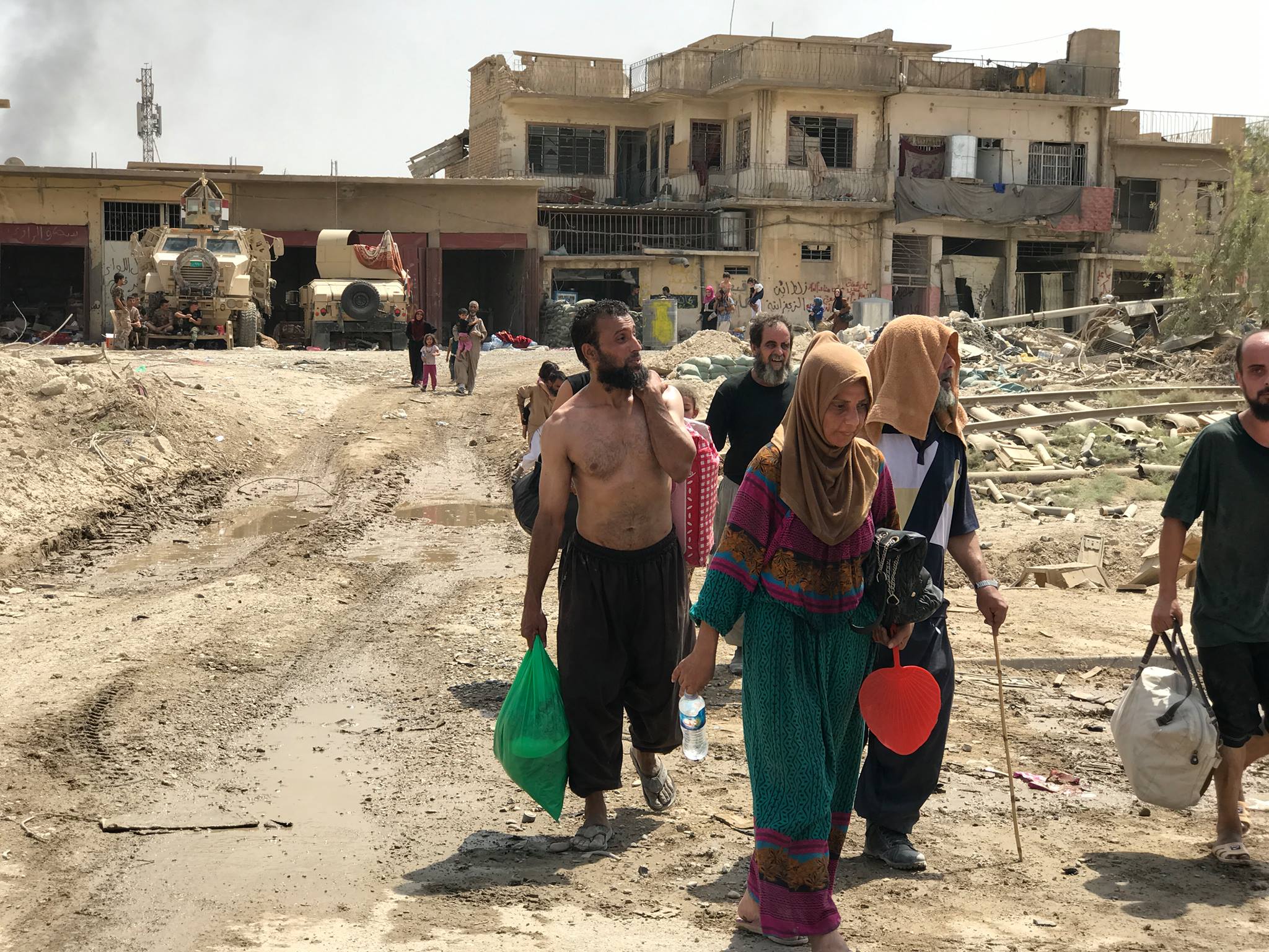 Civilians flee from the Islamic State (IS) controlled areas in the west of Mosul, northern Iraq. (Photo: Kurdistan24 / Zerdasht Hame)
