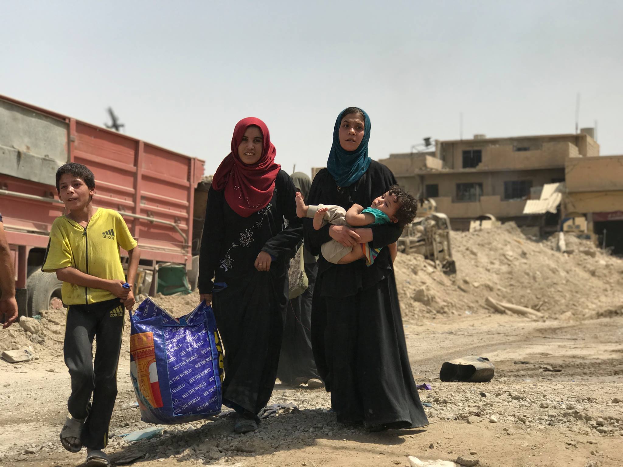 Civilians flee from the Islamic State (IS) controlled areas in the west of Mosul, northern Iraq. (Photo: Kurdistan24 / Zerdasht Hame)