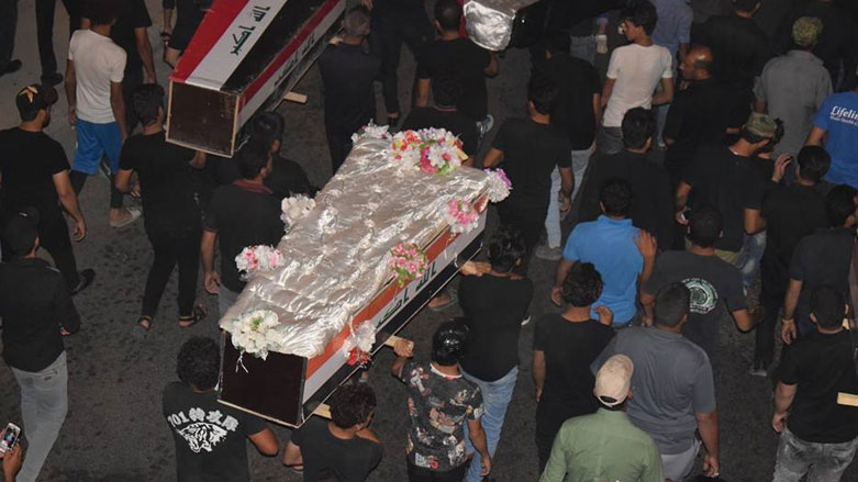 نعوش رمزية حملها المتظاهرون - صورة من فيسبوك