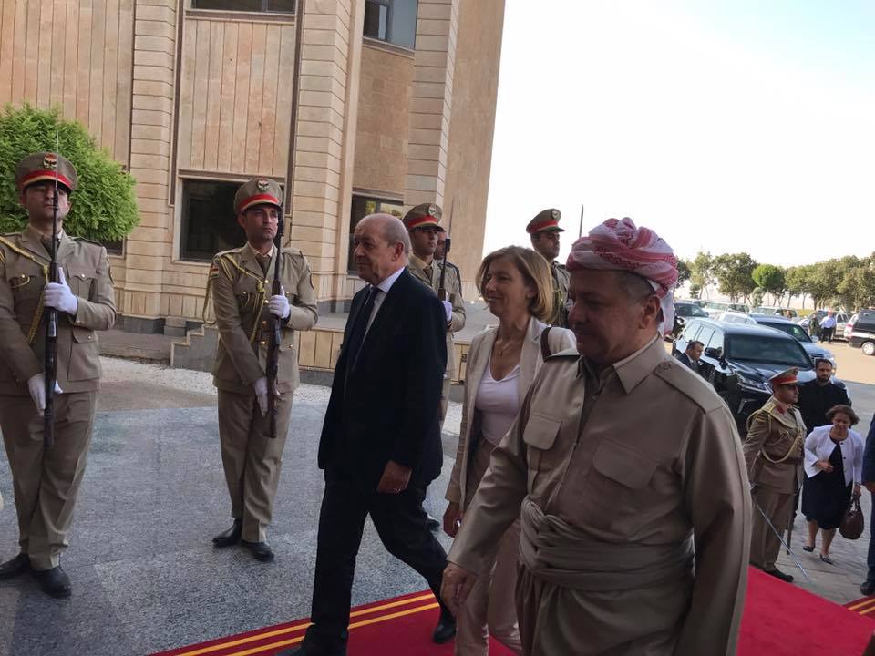 Barzani at the welcoming of the French delegation. (Photo: Kurdistan 24/Aras Ahmed)
