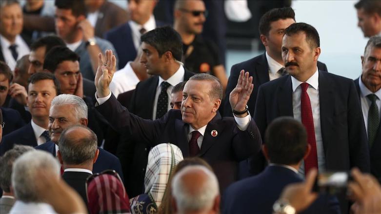 Turkish President Recep Tayyip Erdogan and leader of the ruling Justice and Development Party (AKP) wave at supporters, Ankara, August 14, 2017. (Photo: AA)
