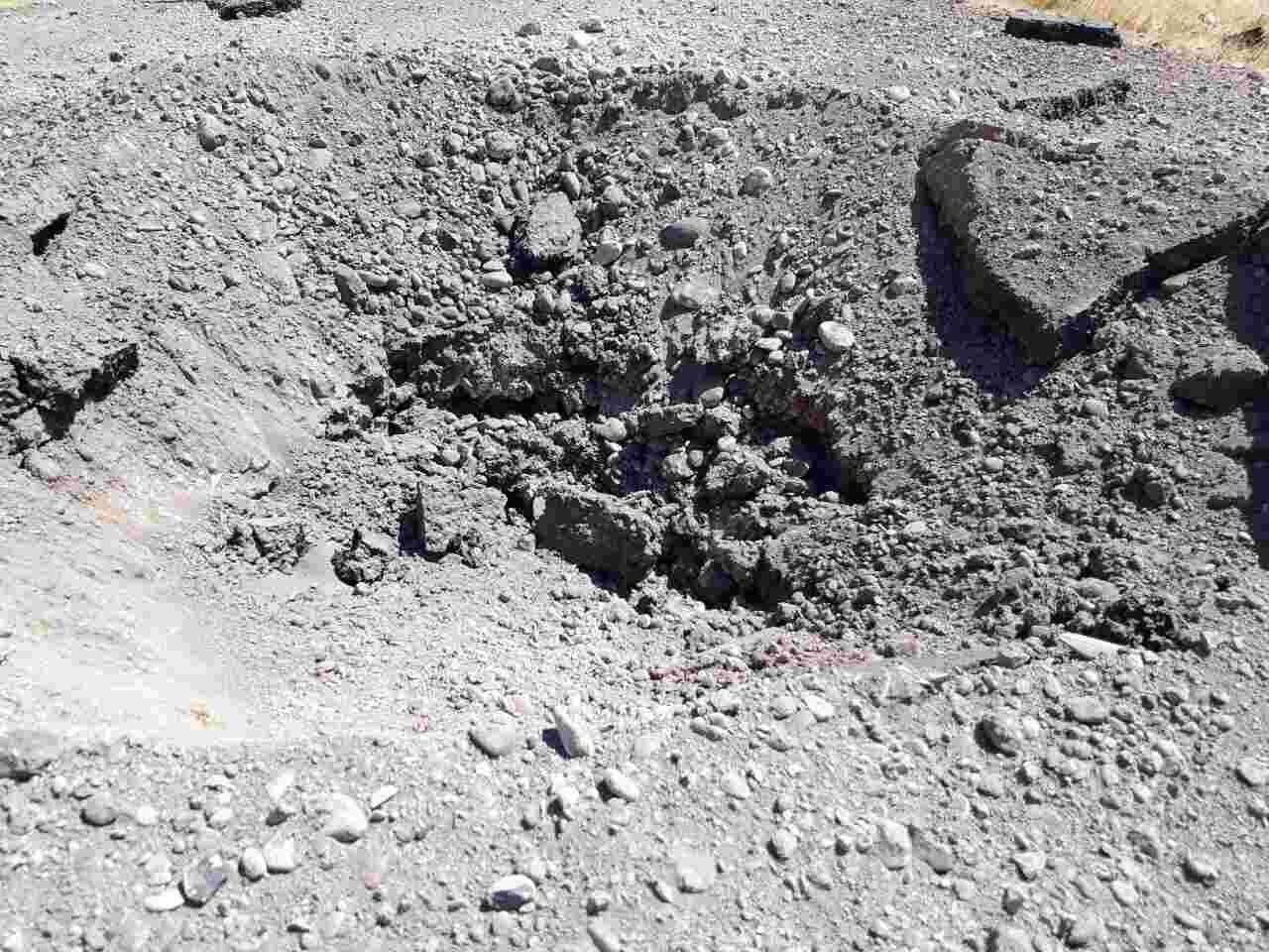 The site of the IED blast on the road to Batifa town in Duhok Province, Kurdistan Region, Aug. 7, 2017. (Photo: Kurdistan 24)