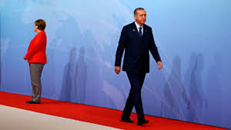 Tirkiye 2 welatiyên din ên Almanyayê desteser kir