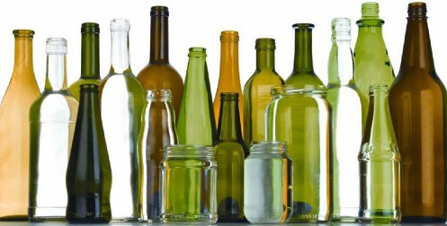 بطری‌های خالی مشروب کە بار دیگر از سوی سازندگان مشروب تقلبی مورد استفاد قرار می‌گیرند