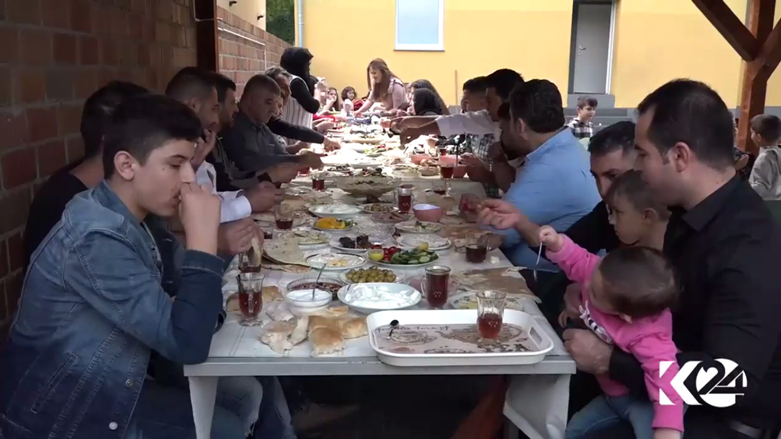 بالصور.. كورد روج آفا يحيون تقاليد 