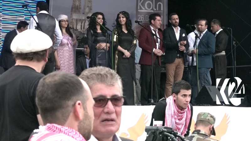 تجمع ٢٠ هزار نفری کردهای ساکن اروپا در حمایت از همەپرسی اسقتلال کردستان 