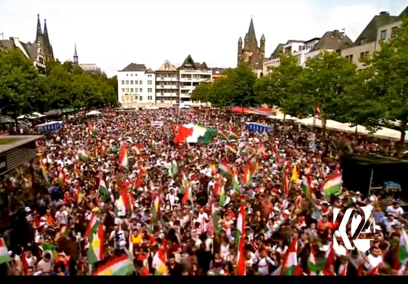 تجمع ٢٠ هزار نفری کردهای ساکن اروپا در حمایت از همەپرسی اسقتلال کردستان 