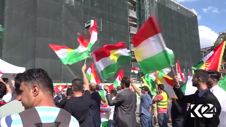 بالصور.. الكورد يحتفلون في سويسرا دعما للاستفتاء