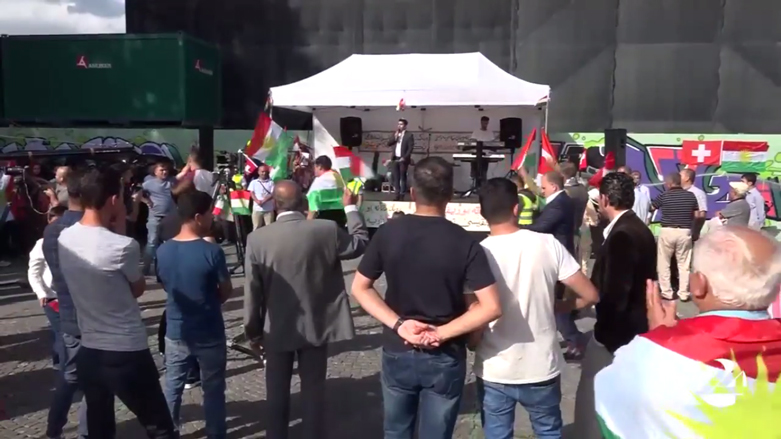بالصور.. الكورد يحتفلون في سويسرا دعما للاستفتاء