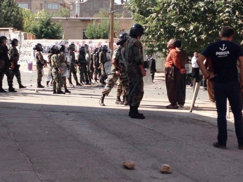 لە بانە خۆپێشاندانە
