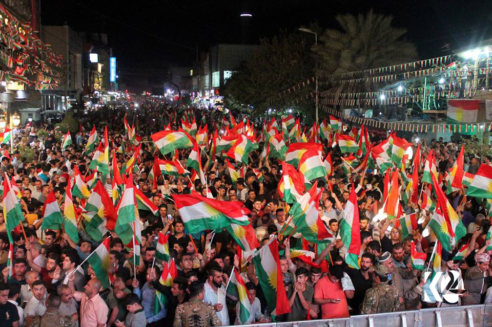 بە وێنە... كەرنەڤاڵی بەڵێ بۆ ریفراندۆم لە ھەولێر