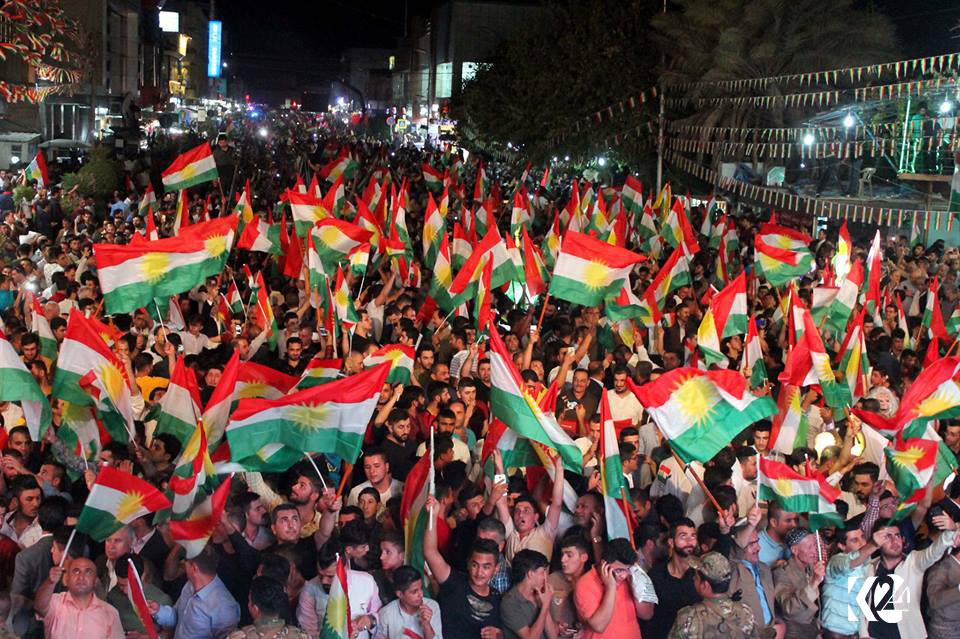 بە وێنە... كەرنەڤاڵی بەڵێ بۆ ریفراندۆم لە ھەولێر