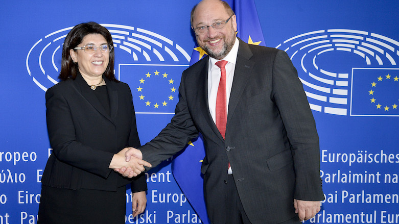 Kurdish politician Leyla Zana shakes hands with the then President of the European Parliament Martin Schulz in Brussels, Belgium, July 11, 2012. (Photo: EP)