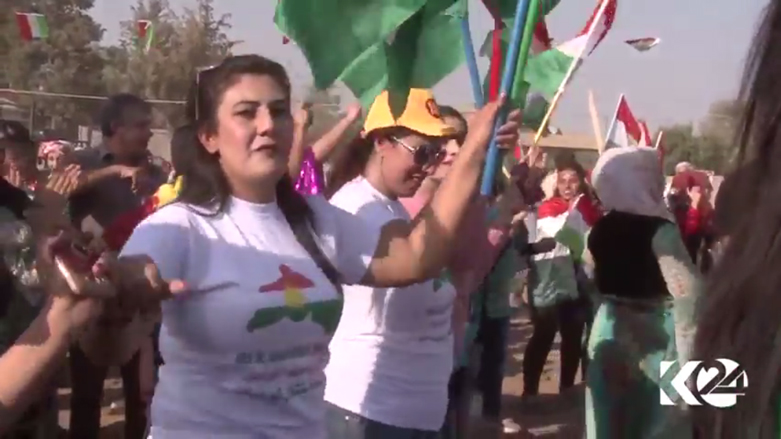 بالصور.. احتفالات مؤيدة لاستقلال كوردستان في القامشلي