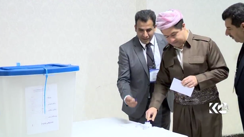 بالصور.. قادة كوردستان يدلون باصواتهم في 